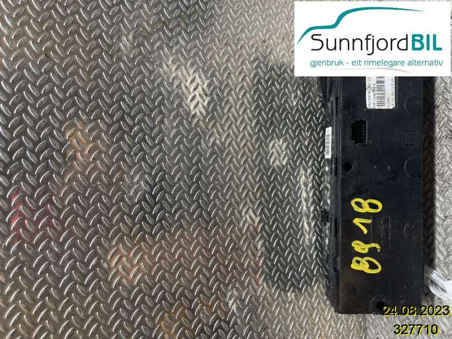 Varmeapparat betjening til Opel Vivaro B 2014-2019  (OPEL|93459407|275105737R|)