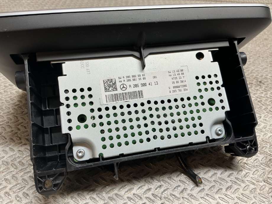 Bilstereo navigasjon til Mercedes C-Klasse 2014-2018 (Fase 1) (W205) (W205) (MERCEDES|A2059004113|)