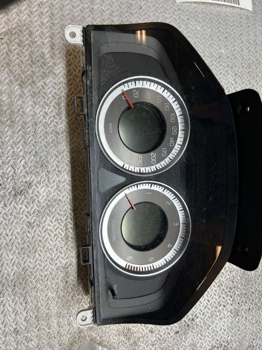 Instrumentpanel til Volvo V70 2007-2013 (Type III, Fase 1) (VOLVO|36001836|31343325AA|)