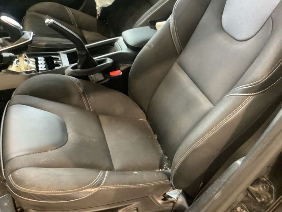 Sete foran venstre til Volvo V40, 2012-2019  (VOLVO|)