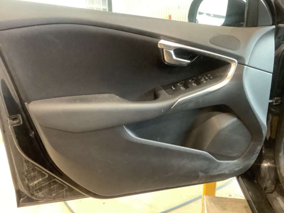 Dørtrekk venstre til Volvo V40, 2012-2019  (VOLVO|)
