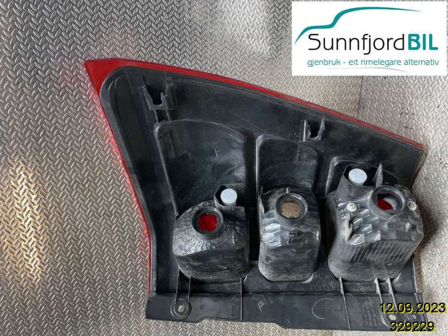 Baklykt venstre til Suzuki Grand Vitara 2005-2015 (Type III) (SUZUKI||KOITO 22059079)