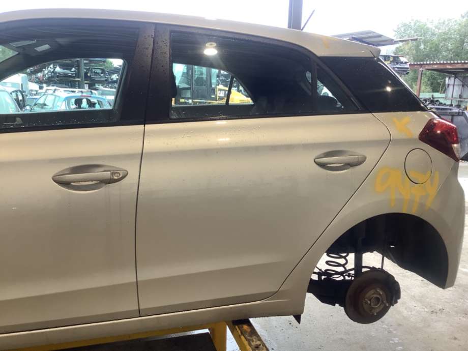 Dør venstre bak til Hyundai i20, 2015-2020 (Type II)  (HYUNDAI|)