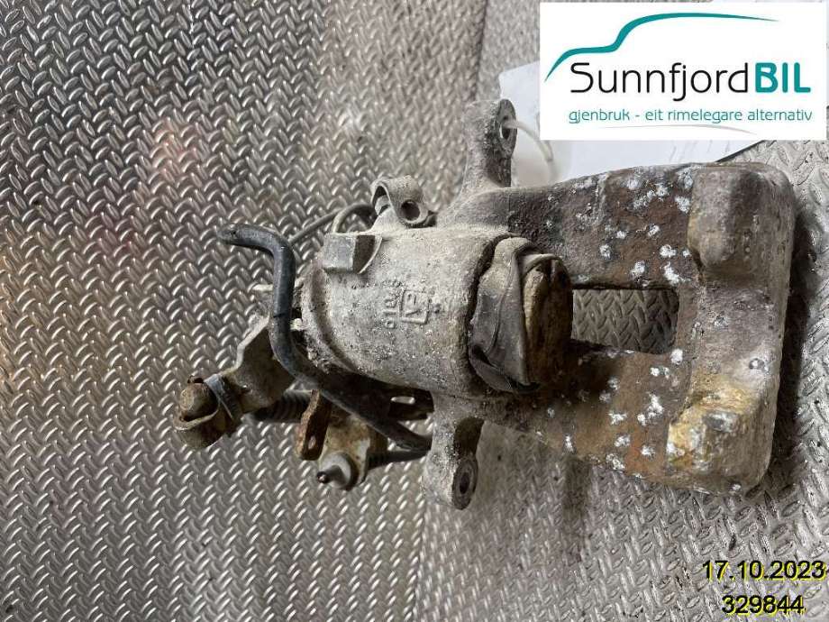 Bremsecaliper høyre bak til VW Caddy, 2004-2010 (Type III, Fase 1)  (VOLKSWAGEN|2K0615424B)