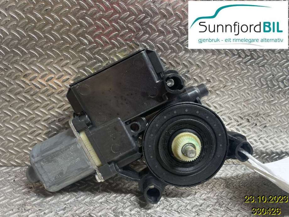 Ruteheis høyre til VW Polo, 2009-2014 (Type V, Fase 1)  (VOLKSWAGEN|6R0959802DN)