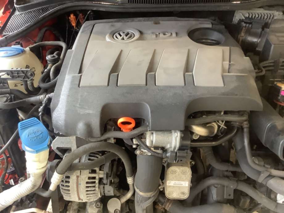 Motor diesel til VW Polo, 2009-2014 (Type V, Fase 1)  (VOLKSWAGEN|03L 100 090 Q)