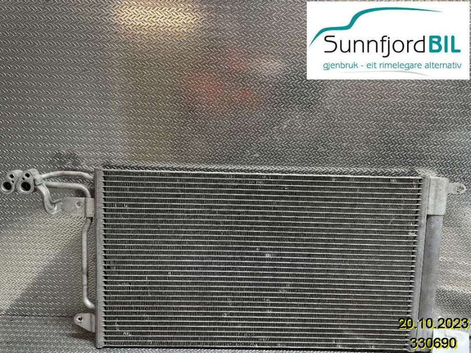 Aircondition radiator til VW Polo, 2009-2014 (Type V, Fase 1)  (VOLKSWAGEN|6R0820411Q)