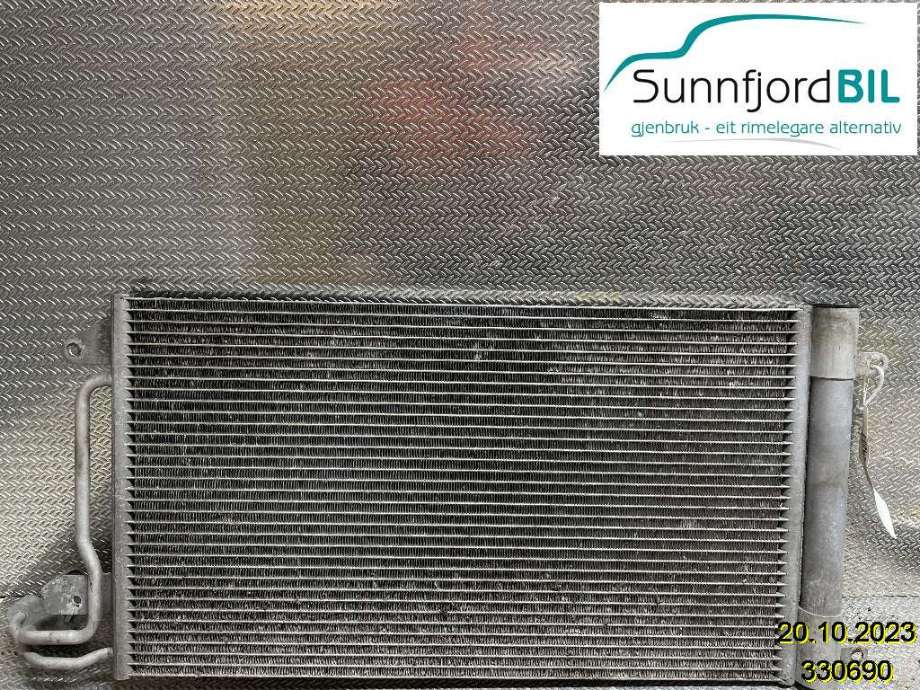 Aircondition radiator til VW Polo 2009-2014 (Type V, Fase 1)  (VOLKSWAGEN|6R0820411Q|6C0816411B|6R0820411D)