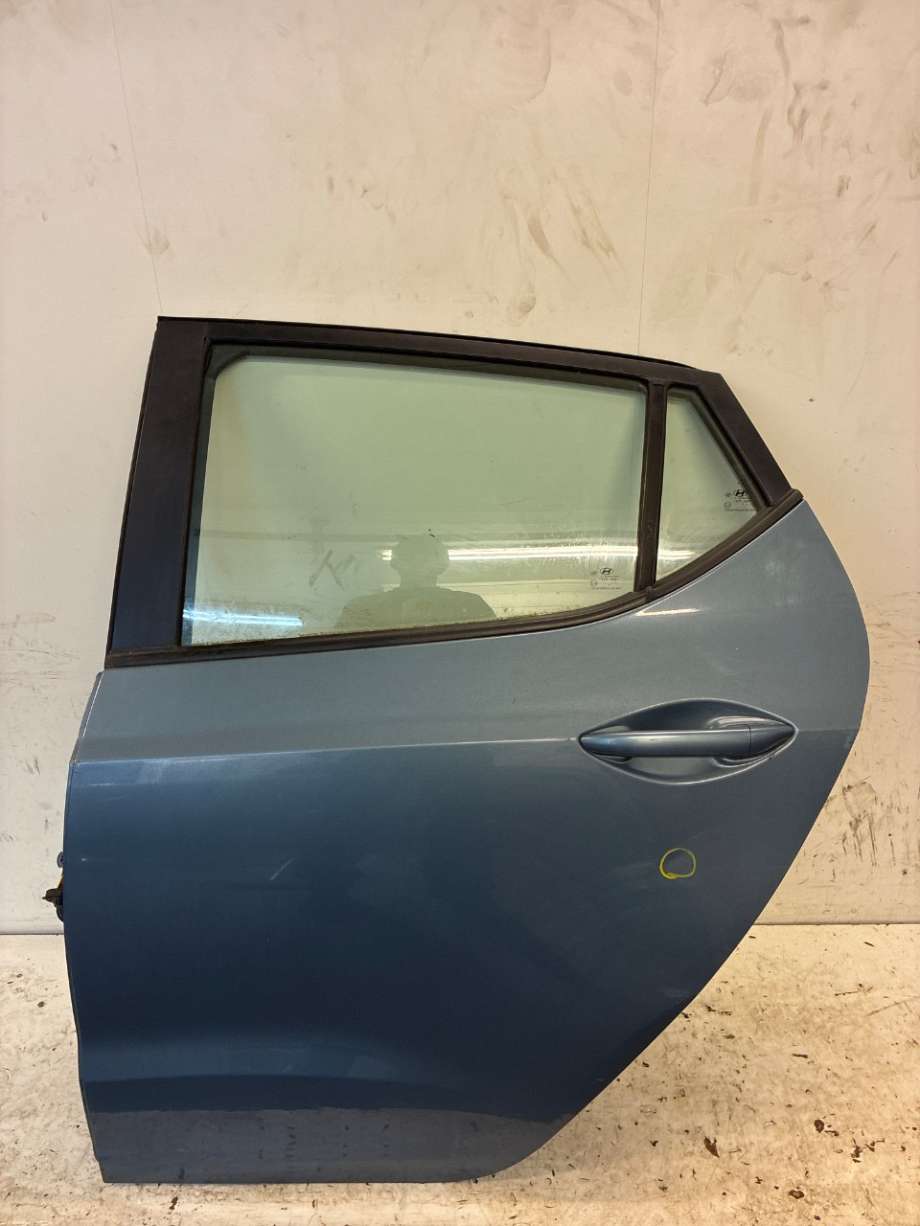 Dør venstre bak til Hyundai i10 2014-2018 (Type II) (HYUNDAI|77003B9000|)
