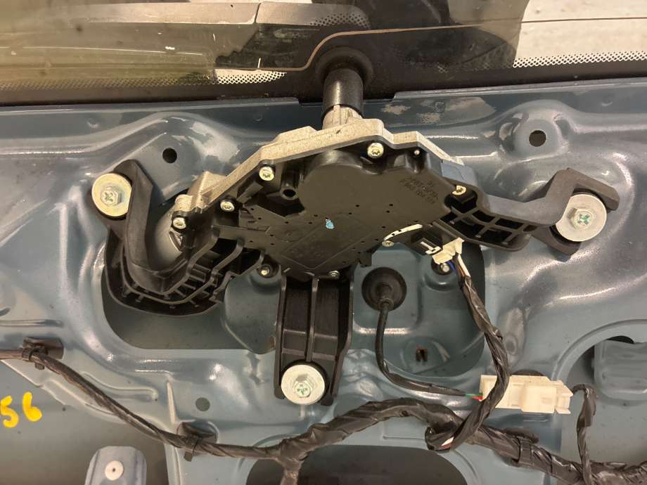 Viskermotor bakrute til Hyundai i10, 2014-2018 (Type II)  (HYUNDAI|98700B9000)