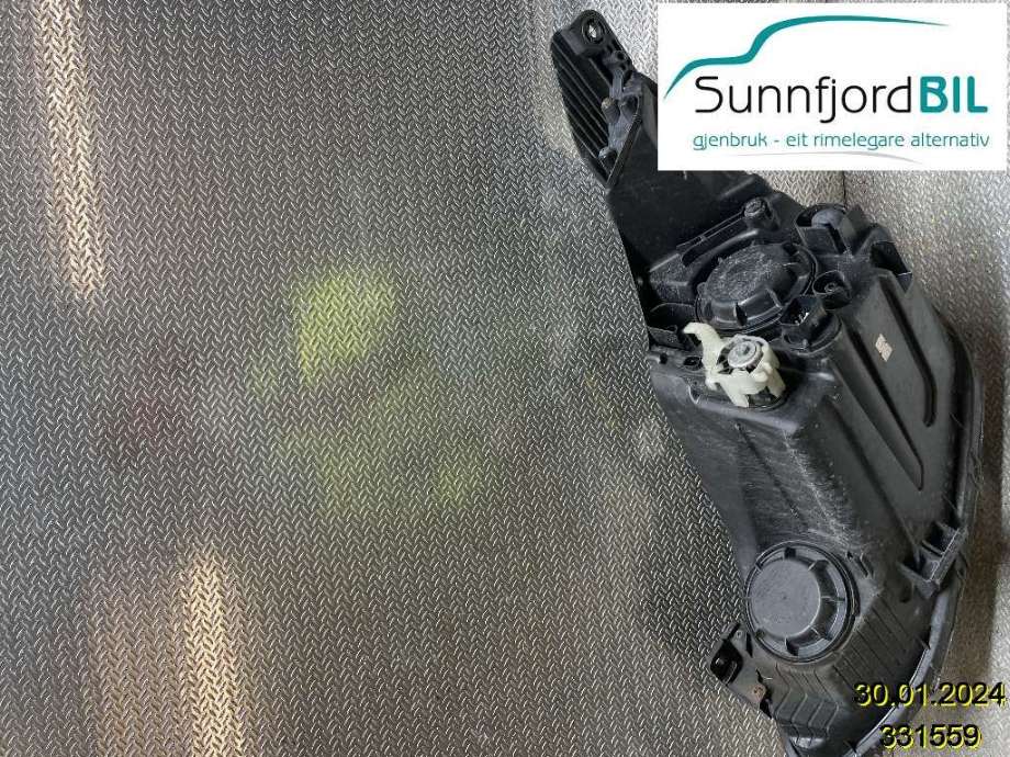 Frontlykt høyre halogen til Hyundai i10 2014-2018 (Type II)  (HYUNDAI|92102B 9000|92102B9000|)