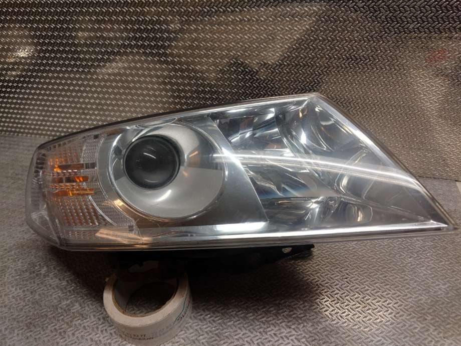 Frontlykt høyre xenon til Škoda Octavia 2005-2008 (Type II, Fase 1)  (SKODA|1Z1 941 018 N|1Z1941018N|)