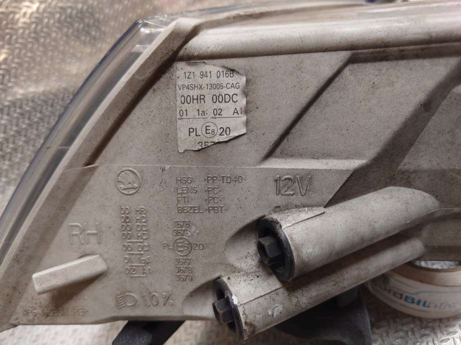 Frontlykt høyre xenon til Škoda Octavia 2005-2008 (Type II, Fase 1)  (SKODA|1Z1 941 018 N|1Z1941018N|)
