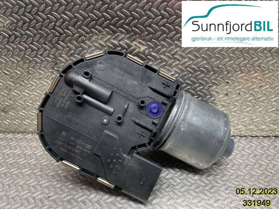 Viskermotor frontrute til Mercedes C-Klasse 2014-2018 (Fase 1) (W205) (W205) (MERCEDES|A2058208102|A2058200740|1397220969)