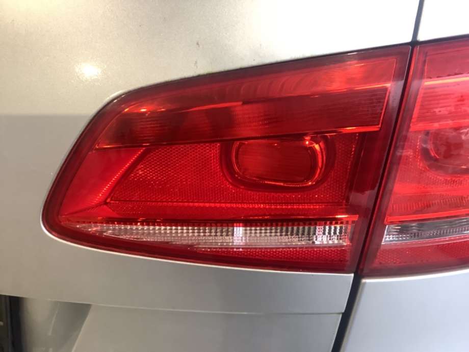 Baklykt høyre indre til VW Passat, 2011-2015 (B7) (B7) (VOLKSWAGEN|3AF 945 094 Q)