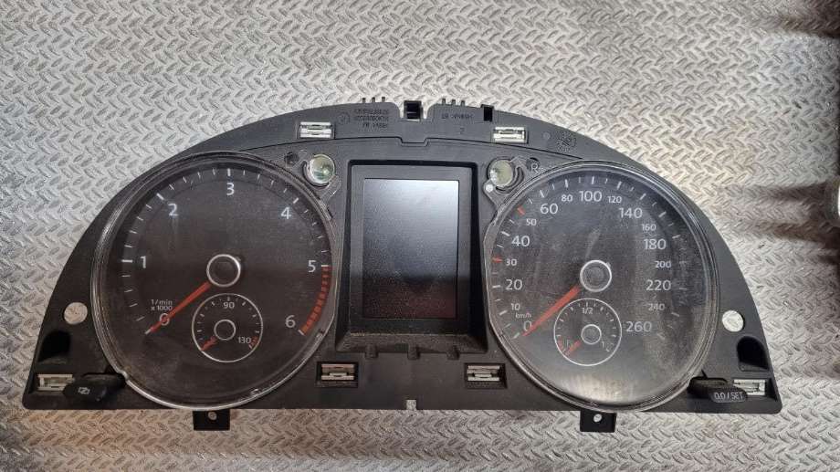 Instrumentpanel til VW Passat, 2011-2015 (B7) (B7) (VOLKSWAGEN|3AA920870A)