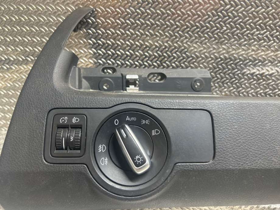 Bryter lys til VW Passat, 2011-2015 (B7) (B7) (VOLKSWAGEN|3C8941431A)