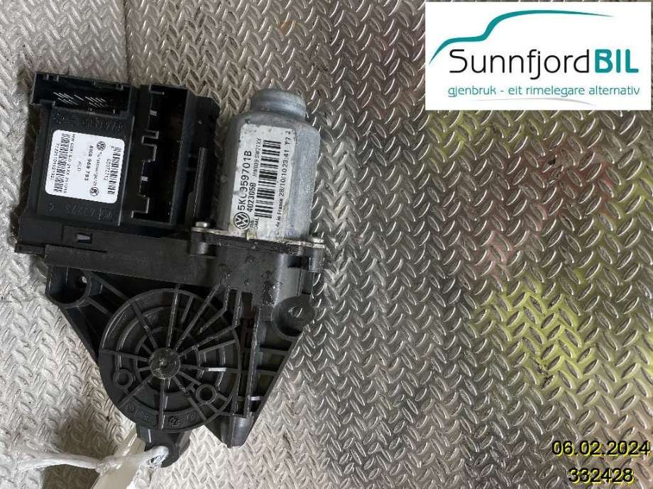 Ruteheis venstre til VW Golf VI 2008-2012  (VOLKSWAGEN|5K0959793|5K0959701E|5K0959701B)