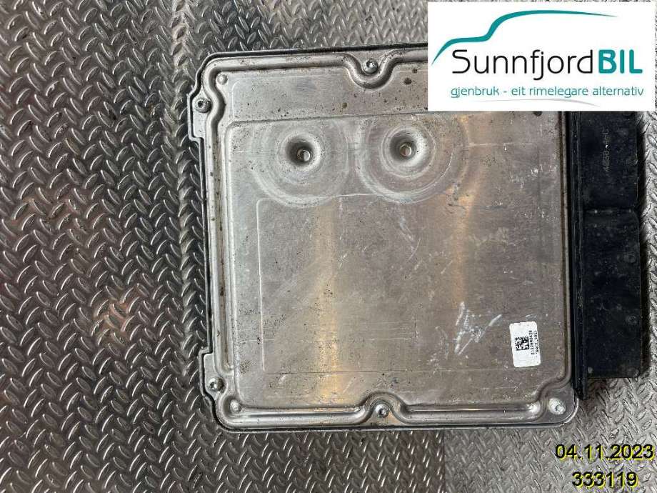 Styreenhet motor til VW Transporter / Caravelle 2009-2015 (Fase 2) (T5) (T5) (VOLKSWAGEN|070906016EC|0281014893)