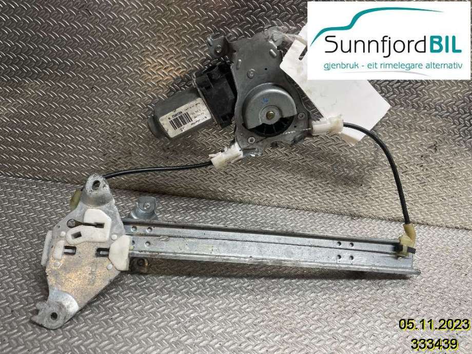 Ruteheis til Nissan Qashqai, 2007-2010 (Type I, Fase 1)  (NISSAN|82700JD40A)