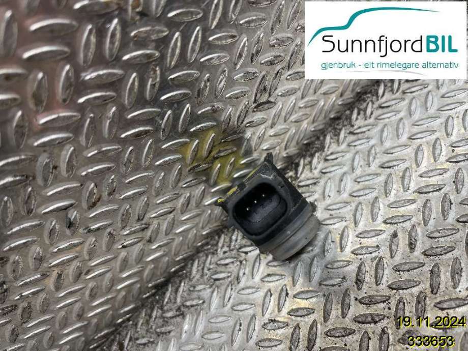 Parkeringssensor bak til Ford Focus 2014-2018 (Type III, Fase 2)  (FORD|1899680|F1CT15K859AA5FM6|F1CT15K859AAW)