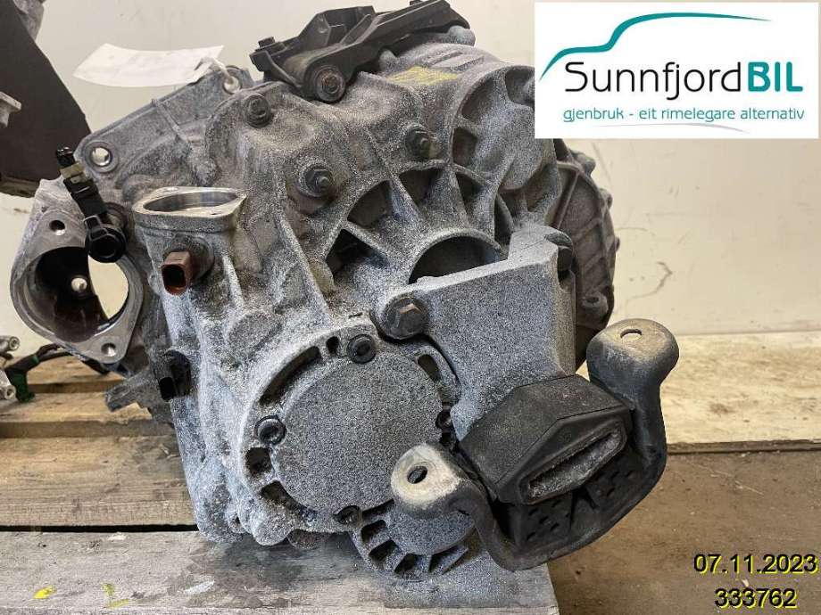 Girkasse manuell 6-trinn til VW Transporter / Caravelle 2015-2019 (T6) (T6) (VOLKSWAGEN|SAW|0A5300013D)