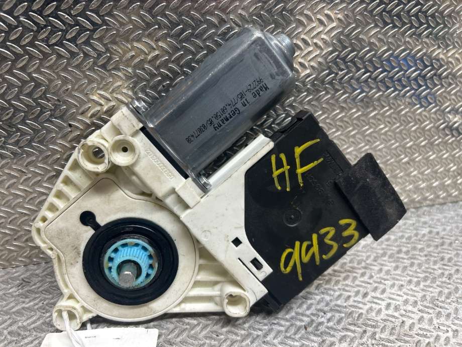 Ruteheis høyre til VW Passat, 2005-2010 (B6) (B6) (VOLKSWAGEN|1K0959702L)