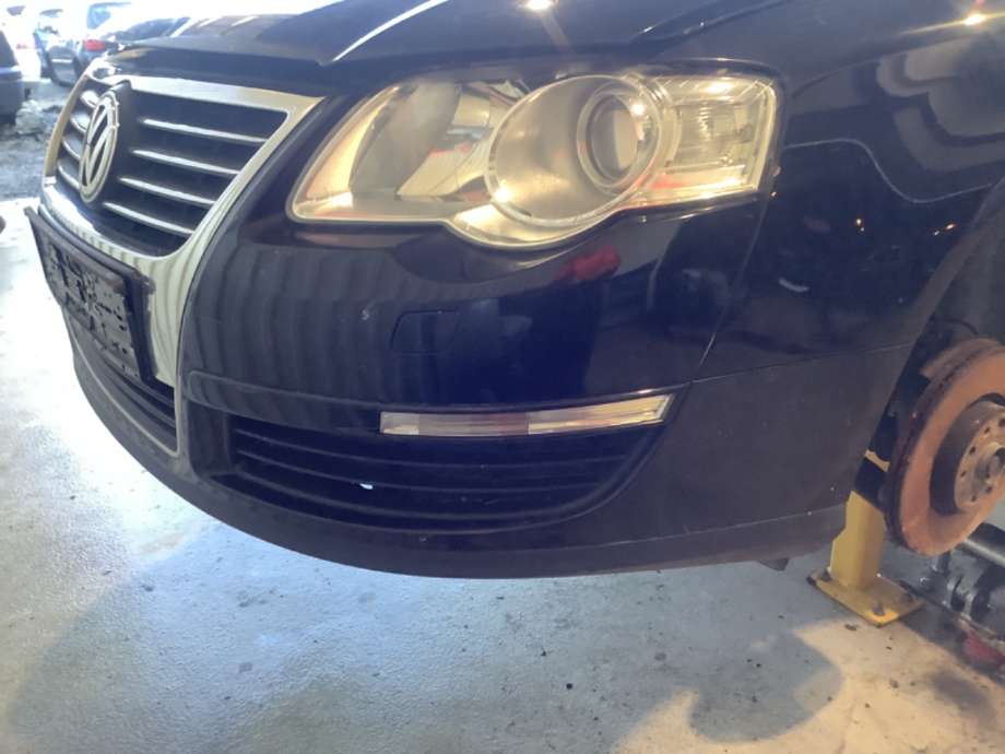 Støtfanger foran til VW Passat 2005-2010 (B6) (B6) (VOLKSWAGEN|3C0 807 217 E|3C0807217E|)