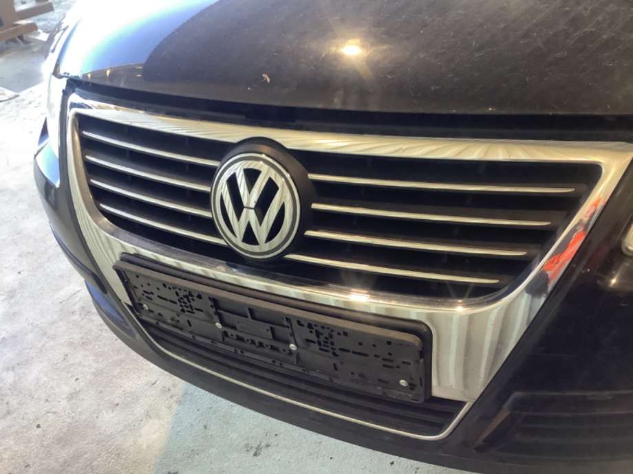 Grill til VW Passat, 2005-2010 (B6) (B6) (VOLKSWAGEN|)