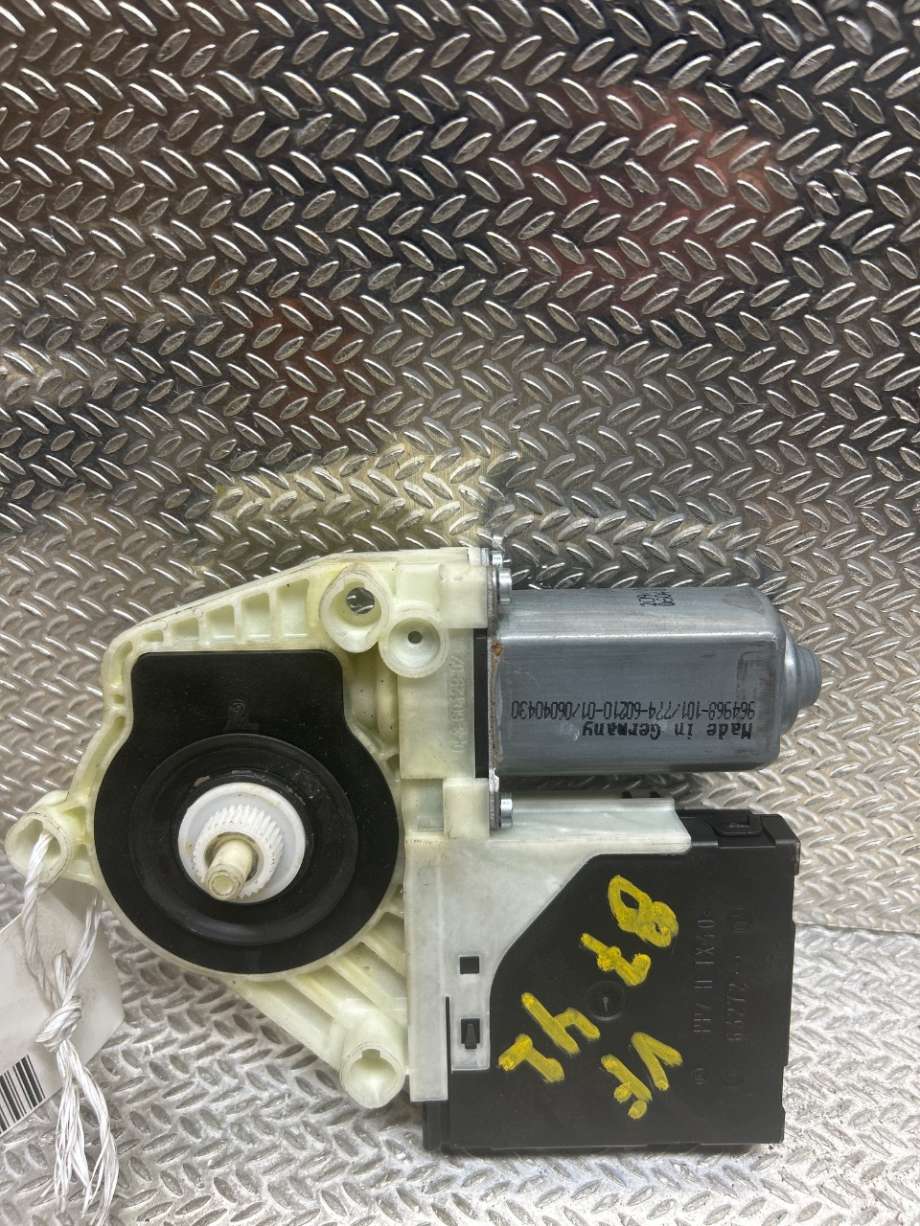 Ruteheis venstre til VW Golf VI 2008-2012  (VOLKSWAGEN|5K0959701E|5K0959793|5K0959701D)