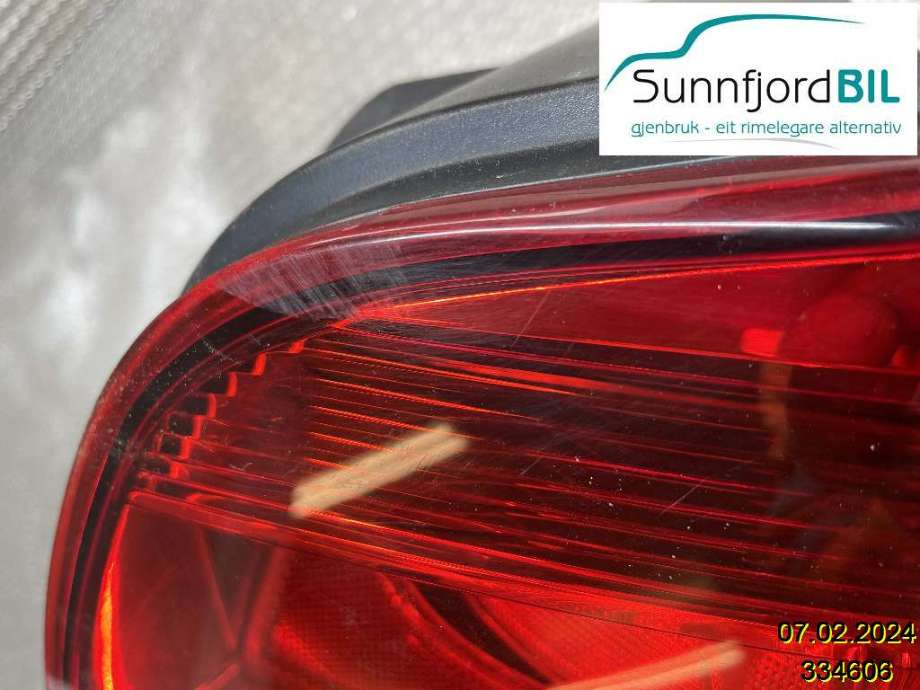 Baklykt høyre til VW Polo 2009-2014 (Type V, Fase 1)  (VOLKSWAGEN|6R0 945 096 AH|6R0945096AH|)