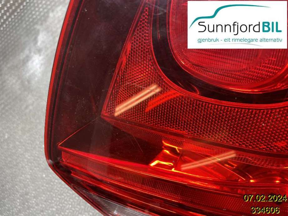 Baklykt høyre til VW Polo 2009-2014 (Type V, Fase 1)  (VOLKSWAGEN|6R0 945 096 AH|6R0945096AH|)