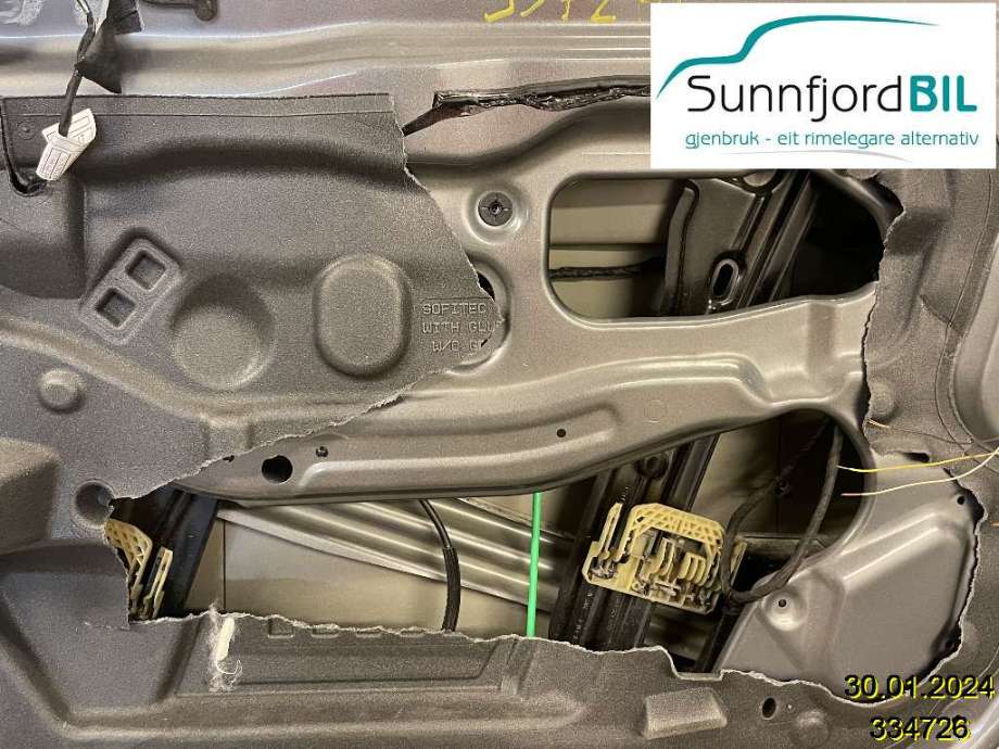 Ruteheis til BMW 5-Serie, 2010-2017 (F10/F11) (F10/F11) (BMW|51337182132)