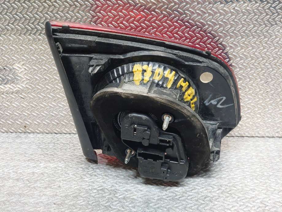 Baklykt høyre indre til VW Golf VI 2008-2012  (VOLKSWAGEN|5K0945094G|5K0 945 094 G|5K0.945.094.G)