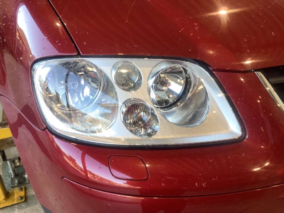 Frontlykt høyre halogen til VW Touran, 2003-2006 (Type I, Fase 1)  (VOLKSWAGEN|1T0941006R)