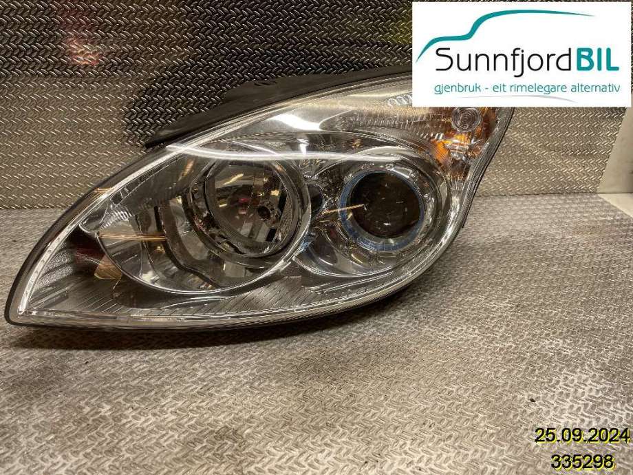 Frontlykt venstre halogen til Hyundai i30 2007-2012 (Type I)  (HYUNDAI|921012L120|)