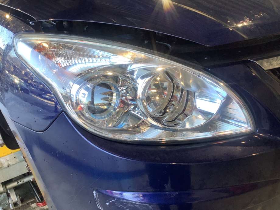 Frontlykt høyre halogen til Hyundai i30, 2007-2012 (Type I)  (HYUNDAI|921042L120)