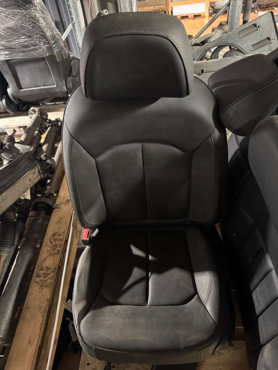 Sete foran venstre til Audi A3 2012-2016 (Type III, Fase 1)  (AUDI|5Q4881045C|8V4881775B|5Q4881105A)