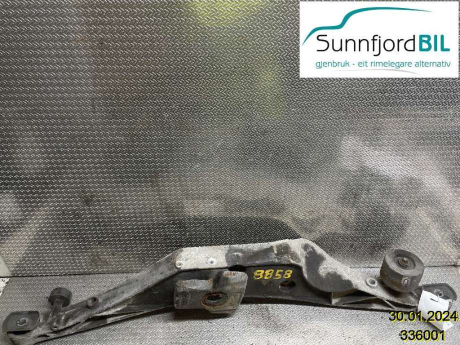 Travers bak til BMW 2-Serie, 2014-2021 (F22/F23) (F22/F23) (BMW|33366858474)