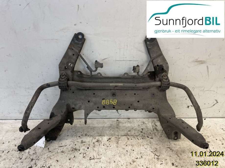 Travers foran hoved til BMW 2-Serie, 2014-2021 (F22/F23) (F22/F23) (BMW|31 11 6 872 729)