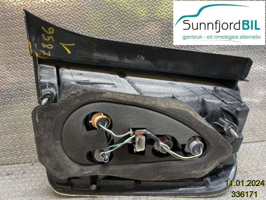 Baklykt venstre til Toyota Prius 2004-2009 (Type II) (COMBI) (COMBI) (TOYOTA|8156147090|)