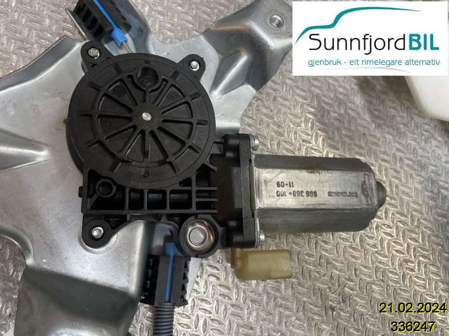 Ruteheis venstre til Ford Transit Connect, 2009-2013 (Type I, Fase 2) (FORD|2T14V23201BJ)