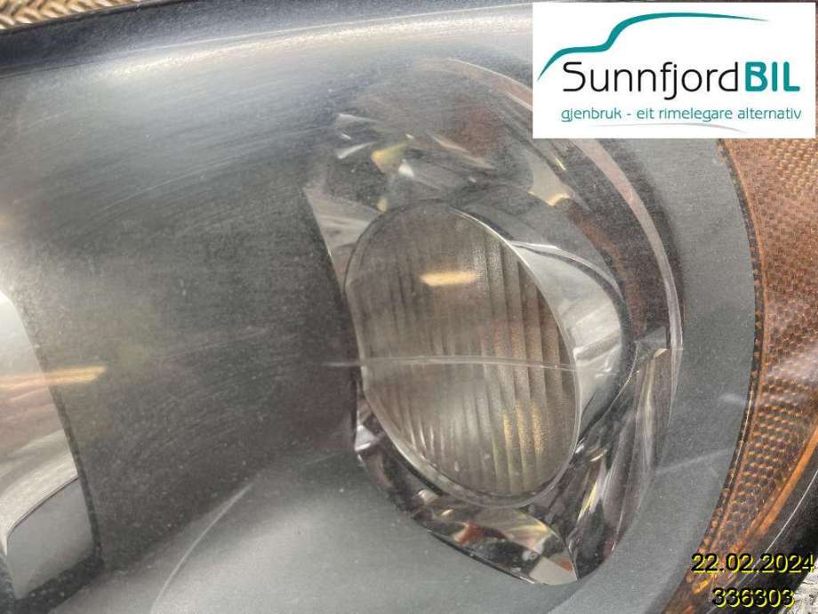 Frontlykt venstre xenon til Volvo V50 2004-2007 (Fase 1)  (VOLVO|31335242|30678916)
