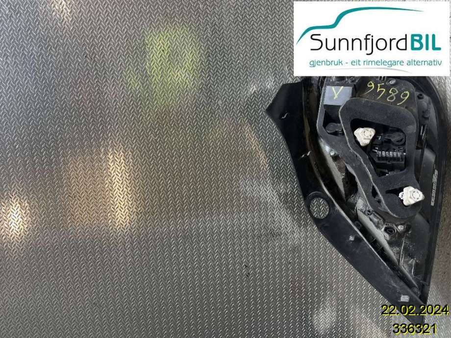 Baklykt venstre til Opel Astra H 2004-2009 (OPEL|13222324|93190306|)