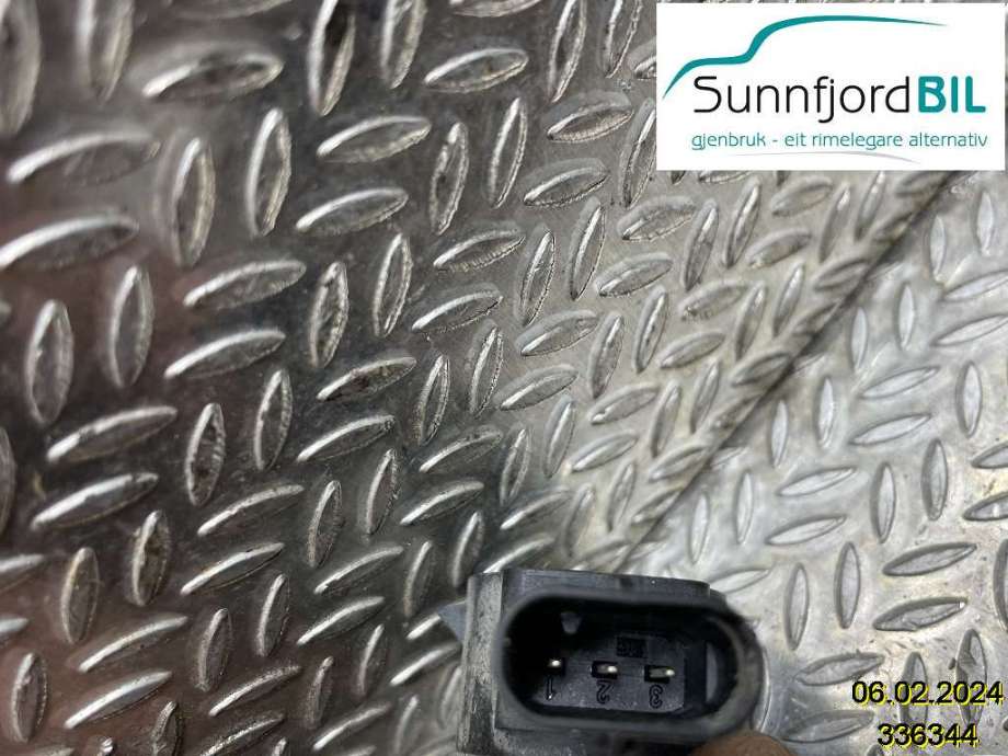 Parkeringssensor foran til Volvo XC90 2015-2025 (Type II)  (VOLVO|31471005|)