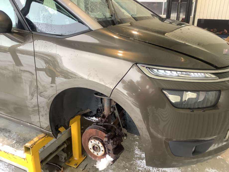 Skjerm høyre foran til Citroën C4, Picasso, 2013-2018 (Type II)  (CITROEN|98031502 80)