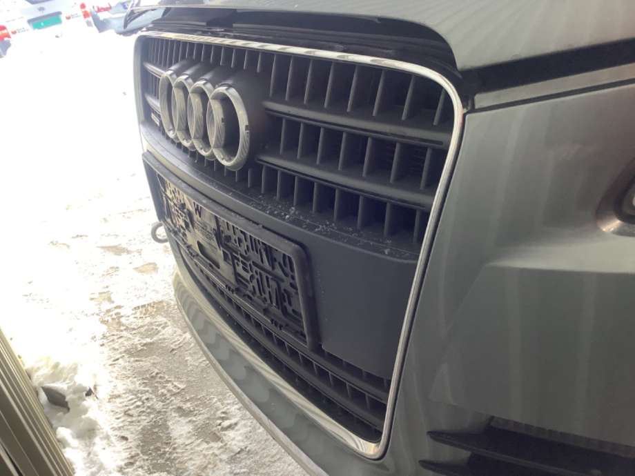 Grill til Audi Q7, 2006-2010 (Type I, Fase 1)  (AUDI|4L0 853 651 A)