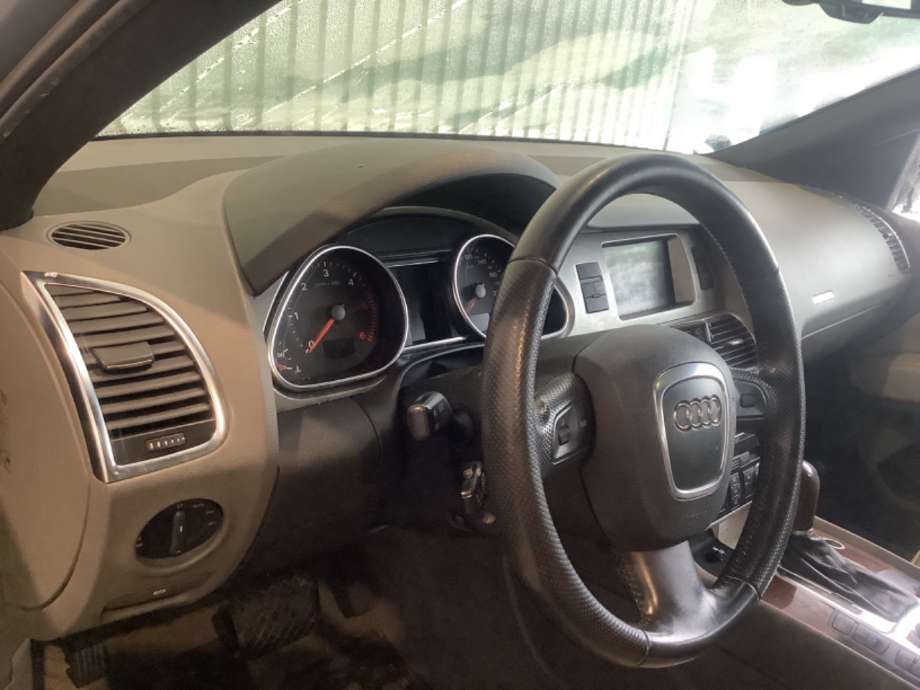 Dashbord til Audi Q7, 2006-2010 (Type I, Fase 1)  (AUDI|4L1 857 041 E)
