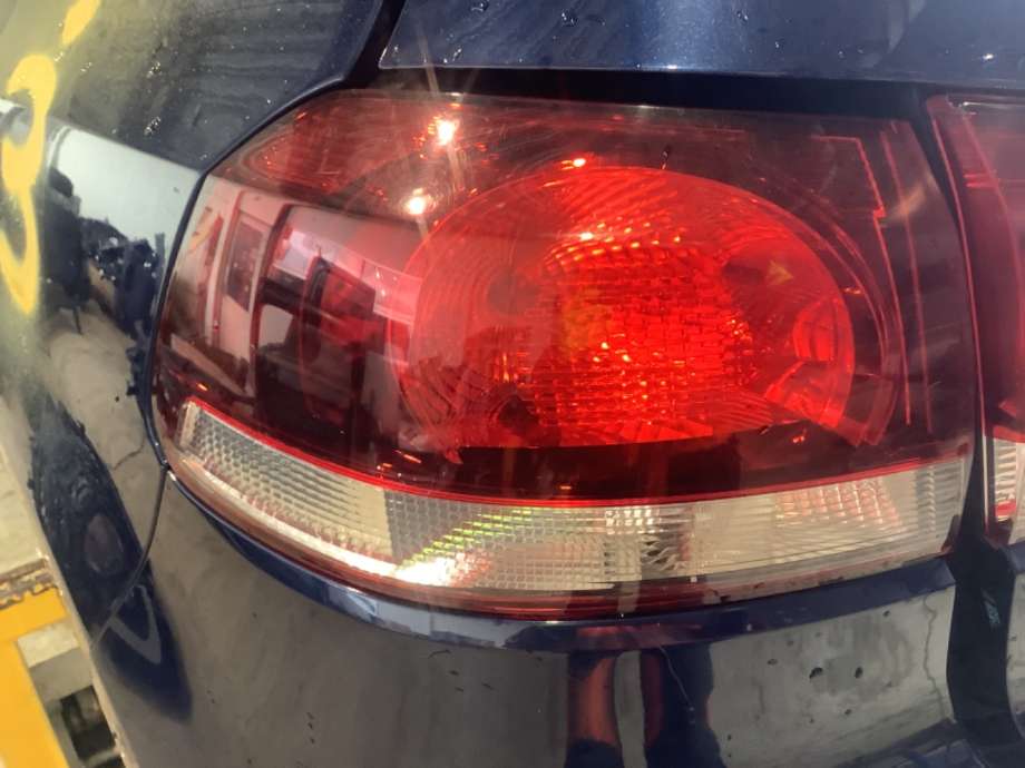Baklykt venstre til VW Golf VI, 2008-2012  (VOLKSWAGEN|5K0 945 095 M)