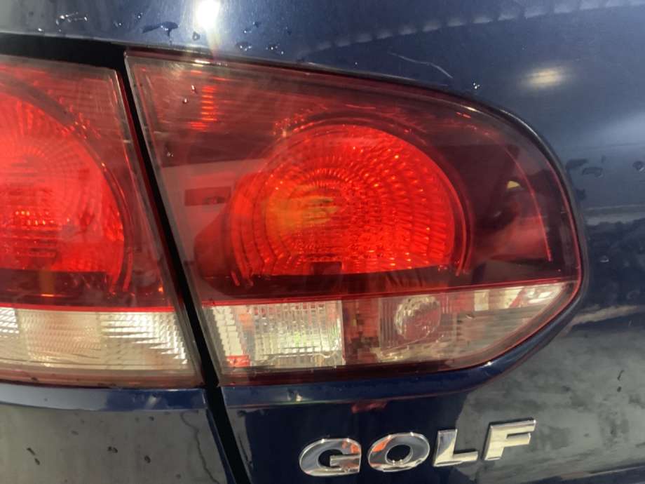 Baklykt høyre indre til VW Golf VI, 2008-2012  (VOLKSWAGEN|5K0 945 093 AA)